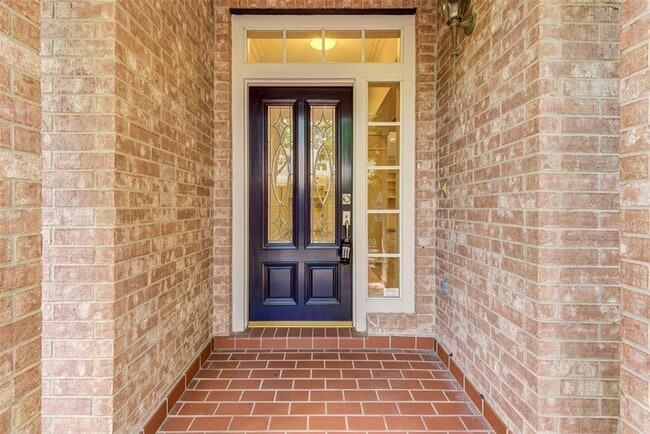 Building Photo - 16606 Shadow Path Dr