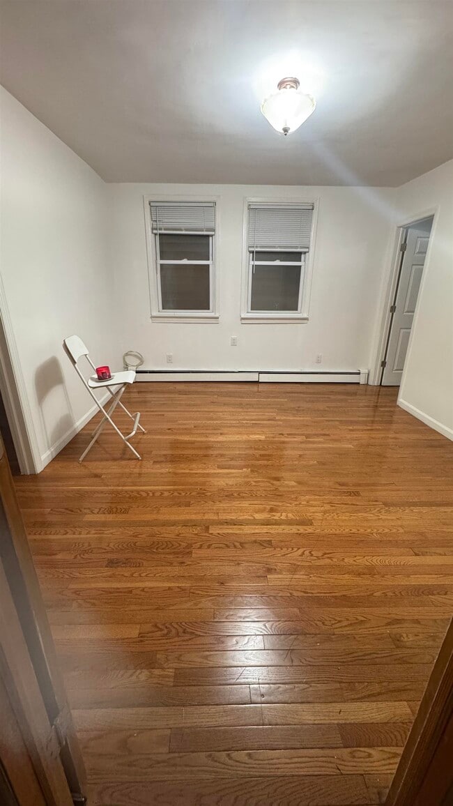 Building Photo - 89 W 21st St