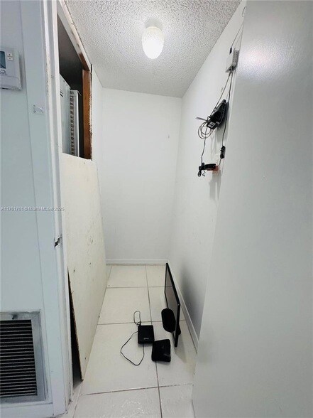 Building Photo - 18071 Biscayne Blvd