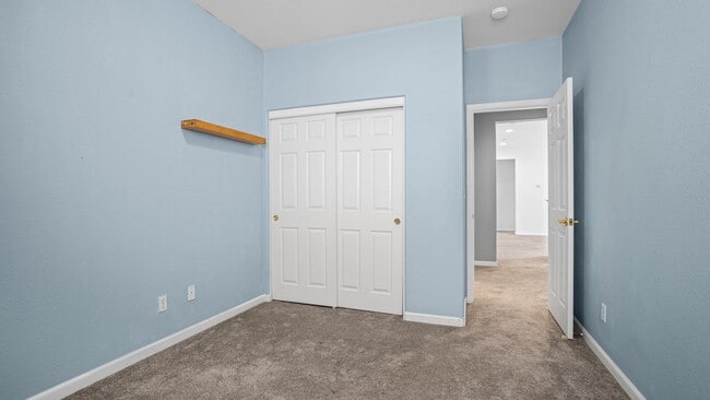 Building Photo - MODERN AND CONVENIENT 3 BR/2.5 BA LIVING I...