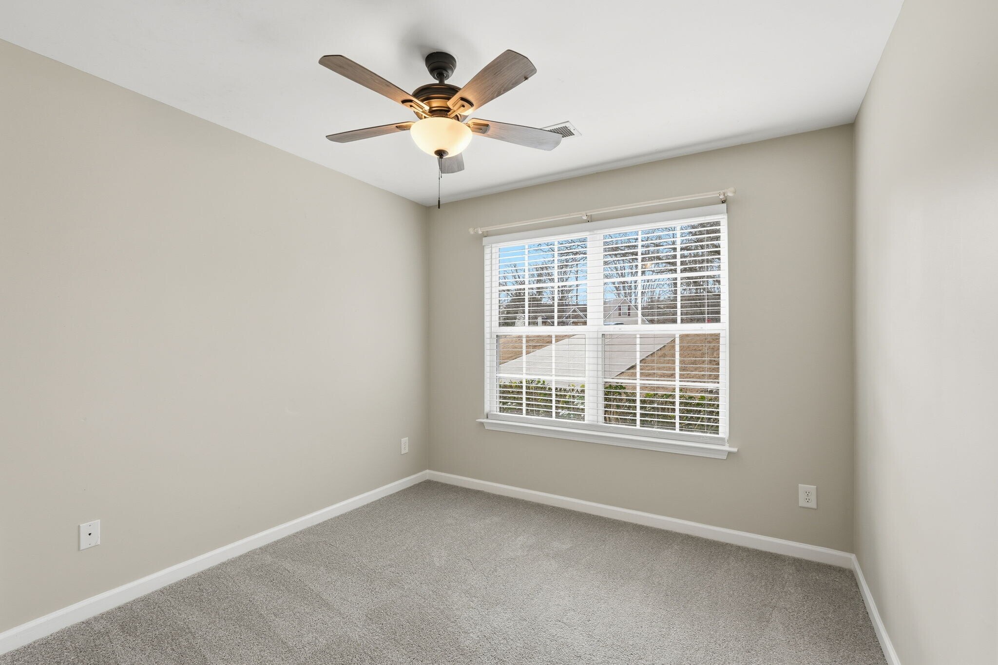 Building Photo - 5055 Blue Goose Ct