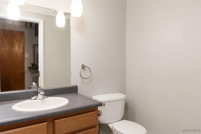 Building Photo - 39 Halwill Dr