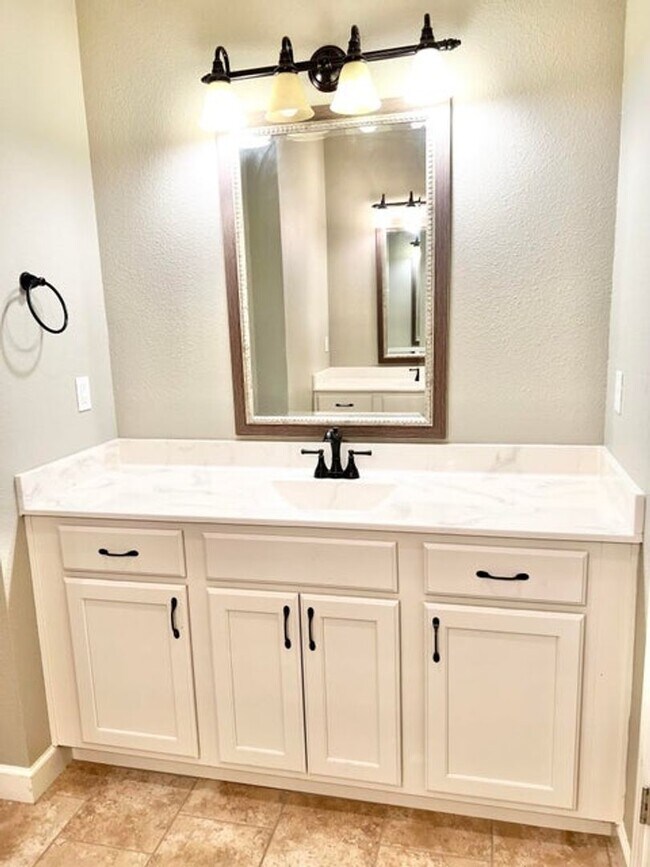 Building Photo - Duplex in Siena Estates at Branson Hills