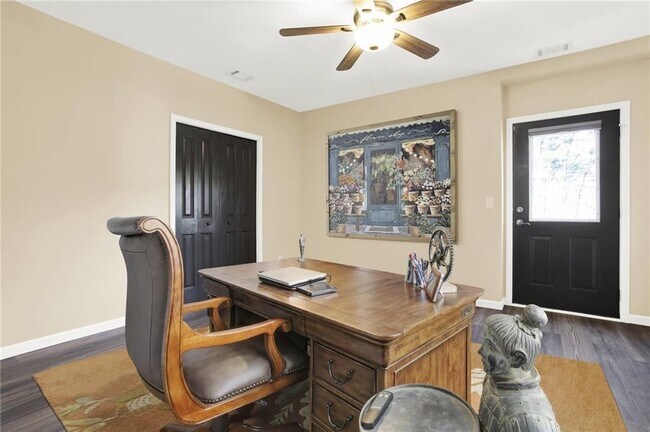 Building Photo - 309 Trappers Bluff