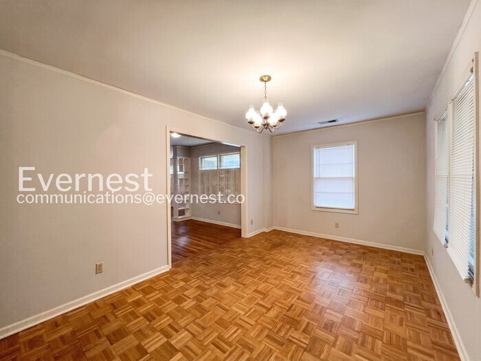 Building Photo - 4984 Welchshire Ave