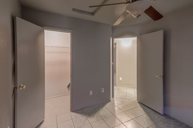 Building Photo - 3 Bedroom Single Story Northwest Vegas Home