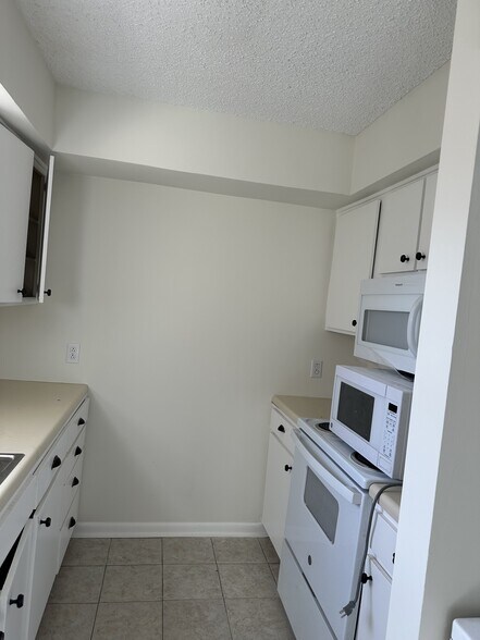Building Photo - 5515 Country Dr