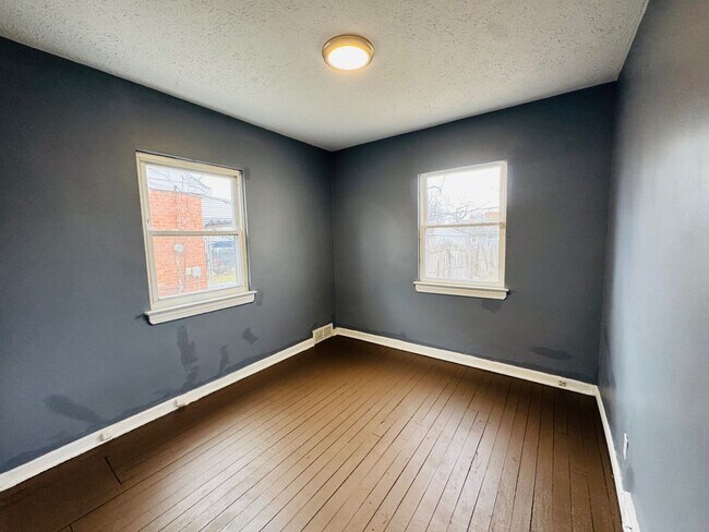 Building Photo - Comfort Meets Convenience: Beautiful 5-Bedroom Single-Family Home Family-Friendly