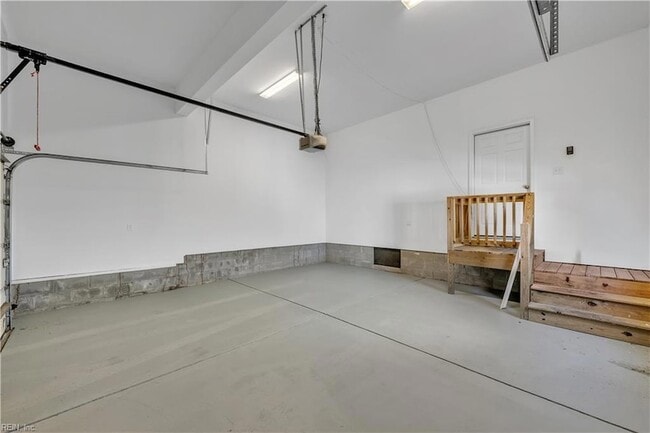 Building Photo - 4418 John St