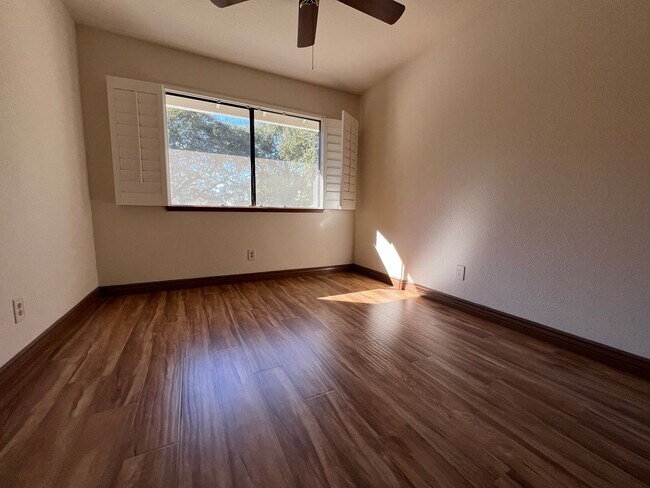 Building Photo - Quiet Home In Serene Green Belt In The Hea...