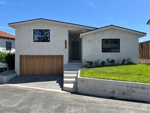 Building Photo - 3916 Glenridge Dr