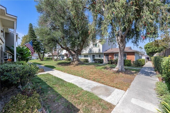 Building Photo - 8231 Deerfield Dr
