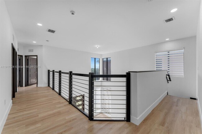 Building Photo - 16175 SW 136th Terrace