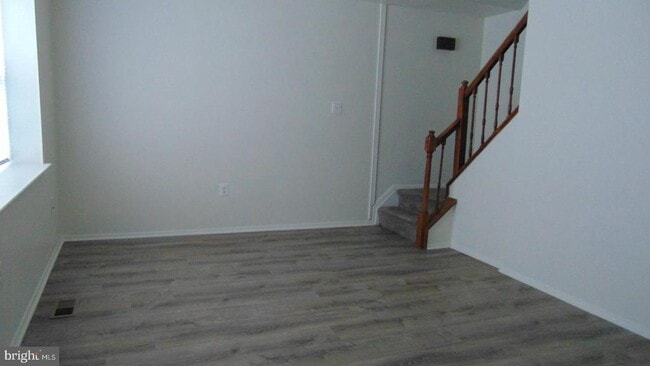 Building Photo - 25 Brucester Bridge Ct