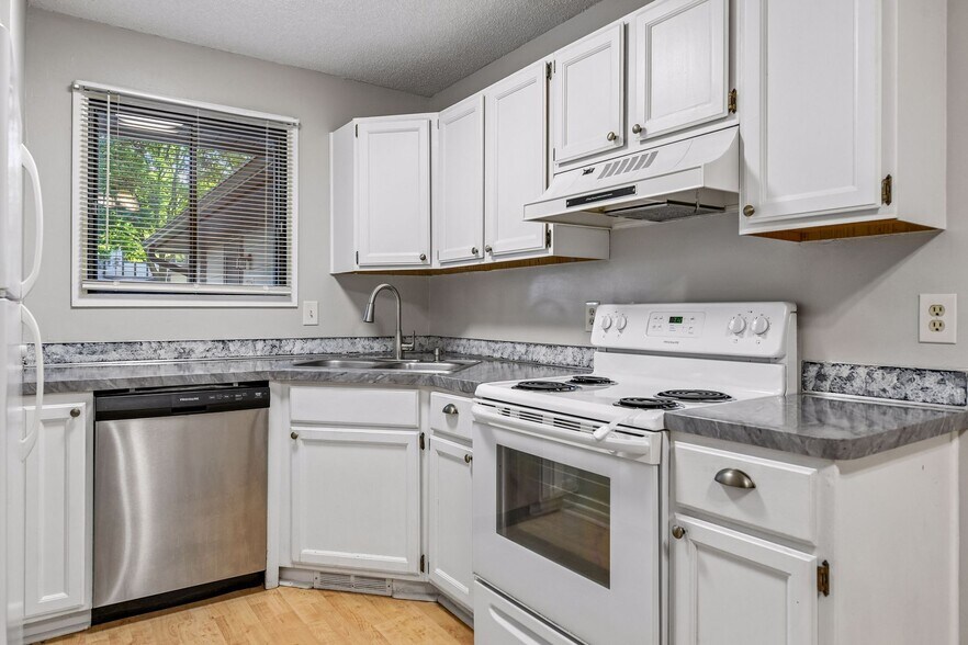 Building Photo - 13316 Zenith Ln