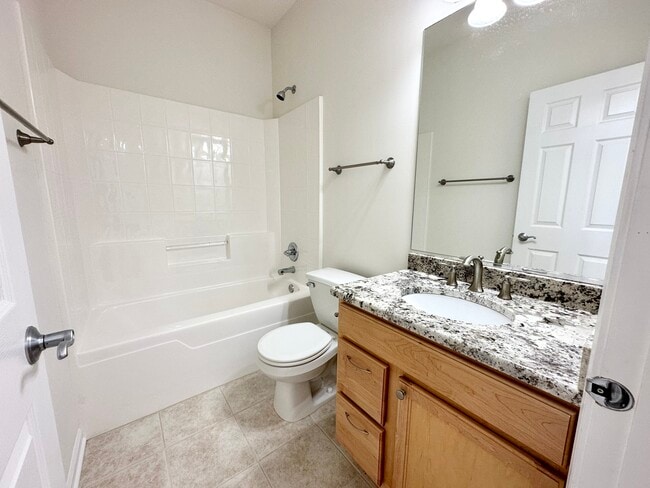 Building Photo - 1308 Charlevoix Way