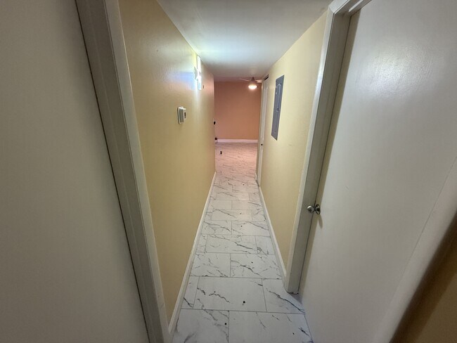 Building Photo - 21280 Brinson Ave