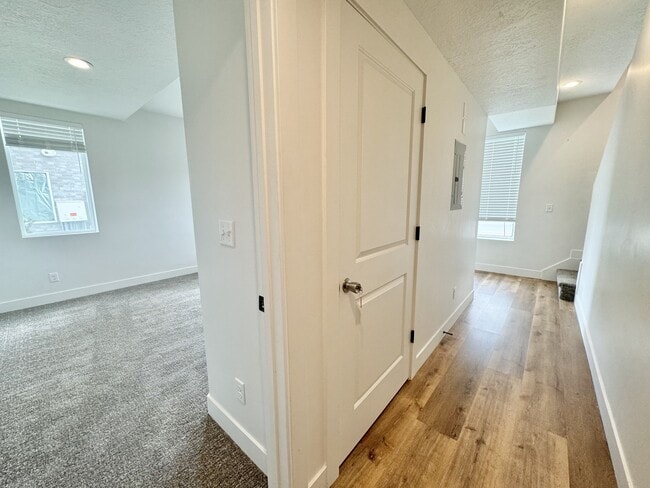 Building Photo - 1866 N 510 W