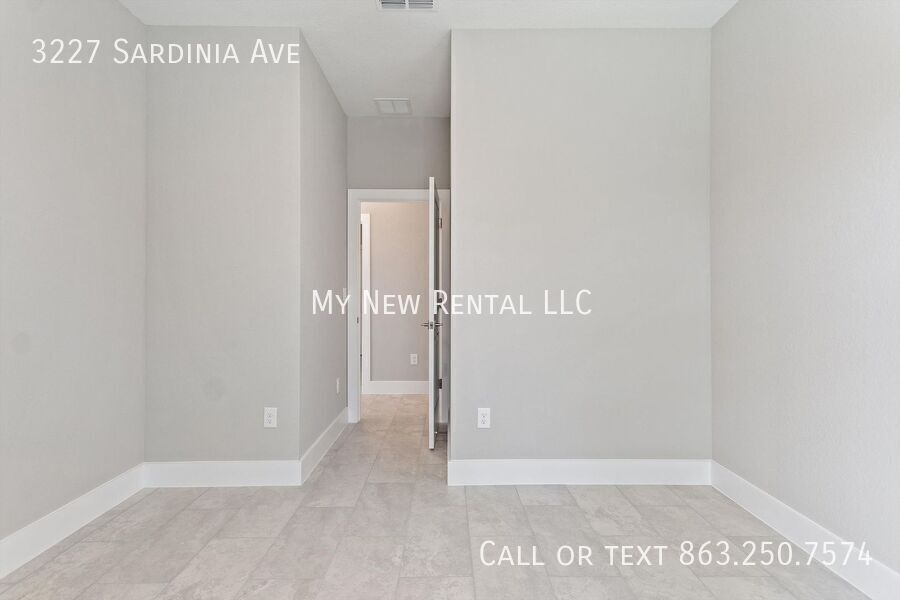 Building Photo - 3227 Sardinia Ave