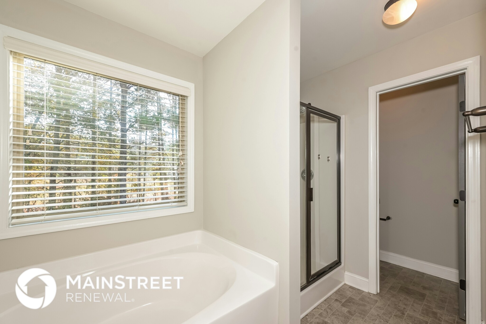 Building Photo - 837 Overlook Gln Dr