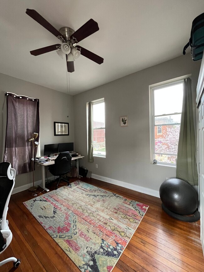 Second bedroom 1.0 - 3240 Missouri Ave
