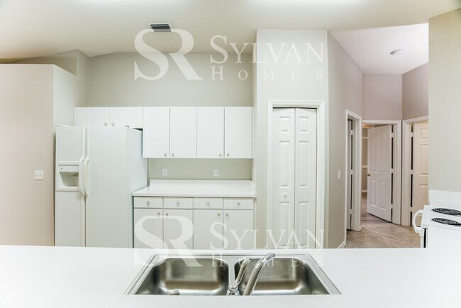 Building Photo - 10522 Juliano Dr