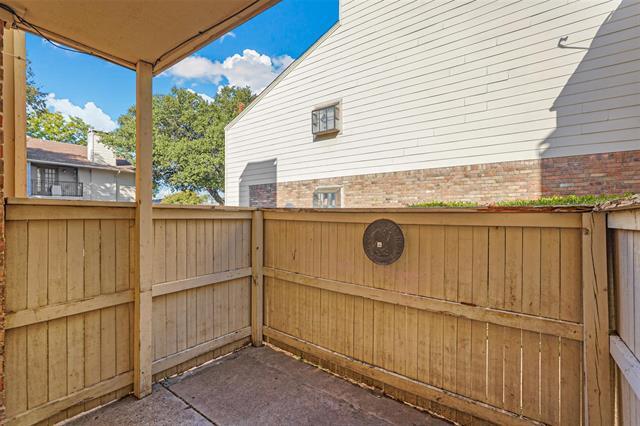 Building Photo - 6646 E Lovers Ln