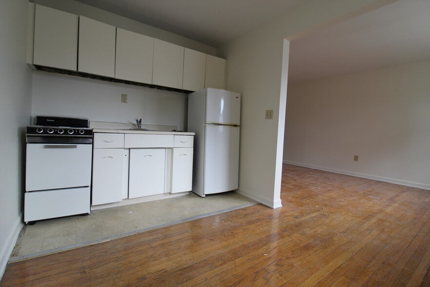 Building Photo - 35 Burnside Ave