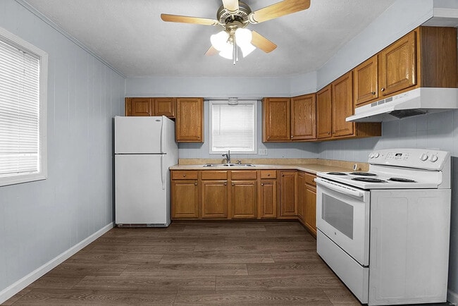 Building Photo - 1400 Brushey Grove Ave