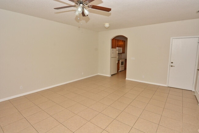 Building Photo - 2138 SE Grand Dr
