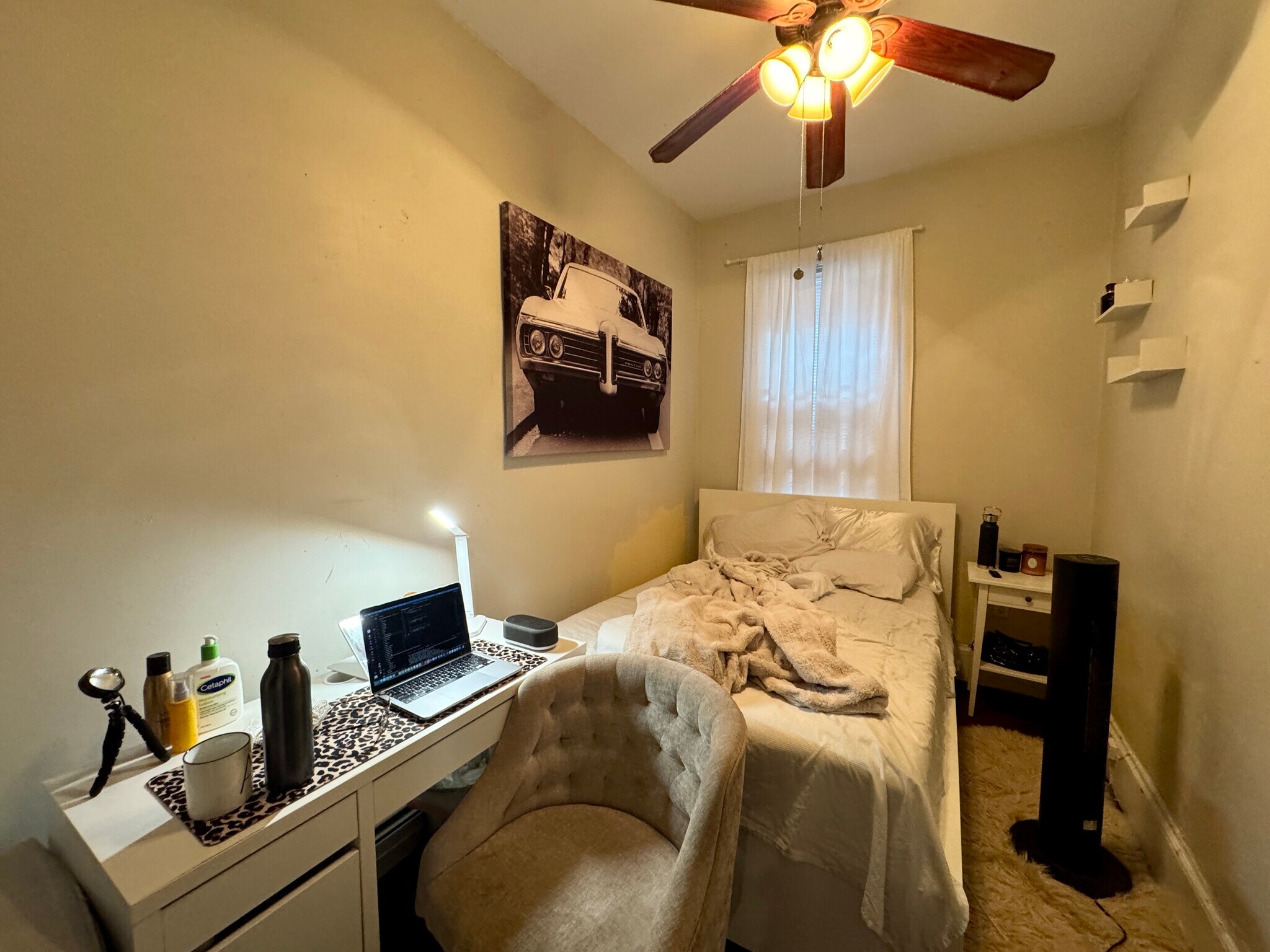 Building Photo - 717 Parker St