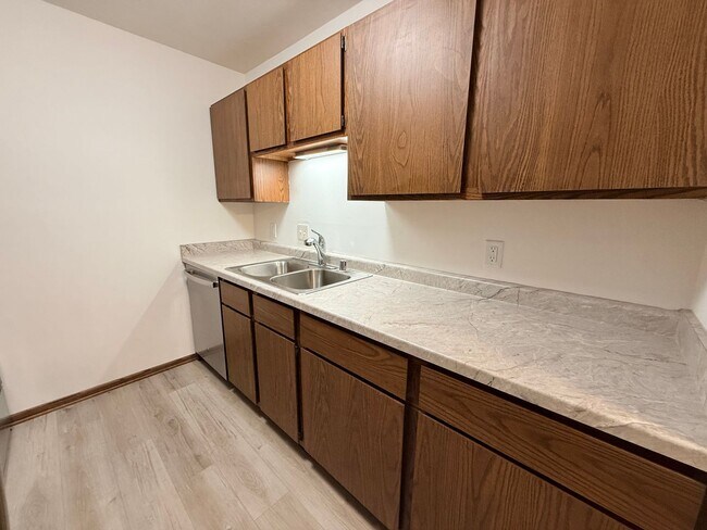 Building Photo - 716 Mansfield Ct