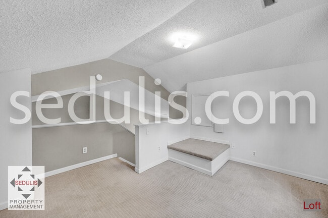 Building Photo - 6634 Bent Creek Dr