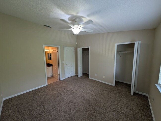 Building Photo - Spacious 2 Bed, 2.5 Bath Townhome in Gated...