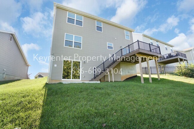 Building Photo - Coming Soon!!! Spacious and Modern 3-Bedroom Home for Rent Near Butler Lake