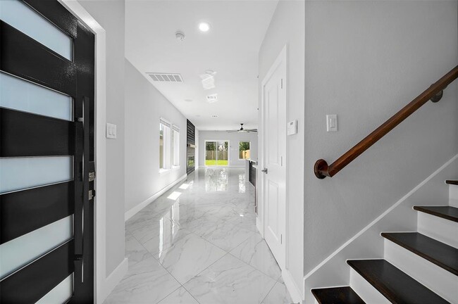 Building Photo - 10113 Porto Rico Rd