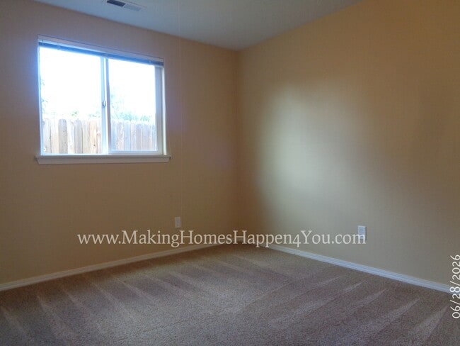 Building Photo - 260 SW Oregon Trail Dr