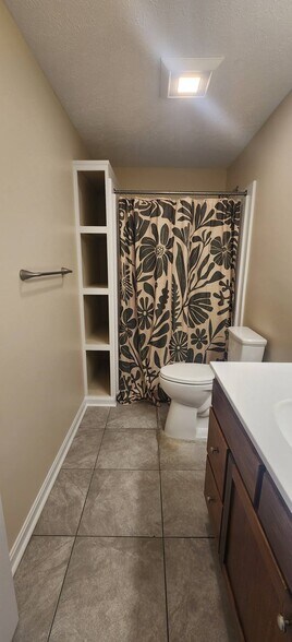 Building Photo - 3934 Evergreen Dr