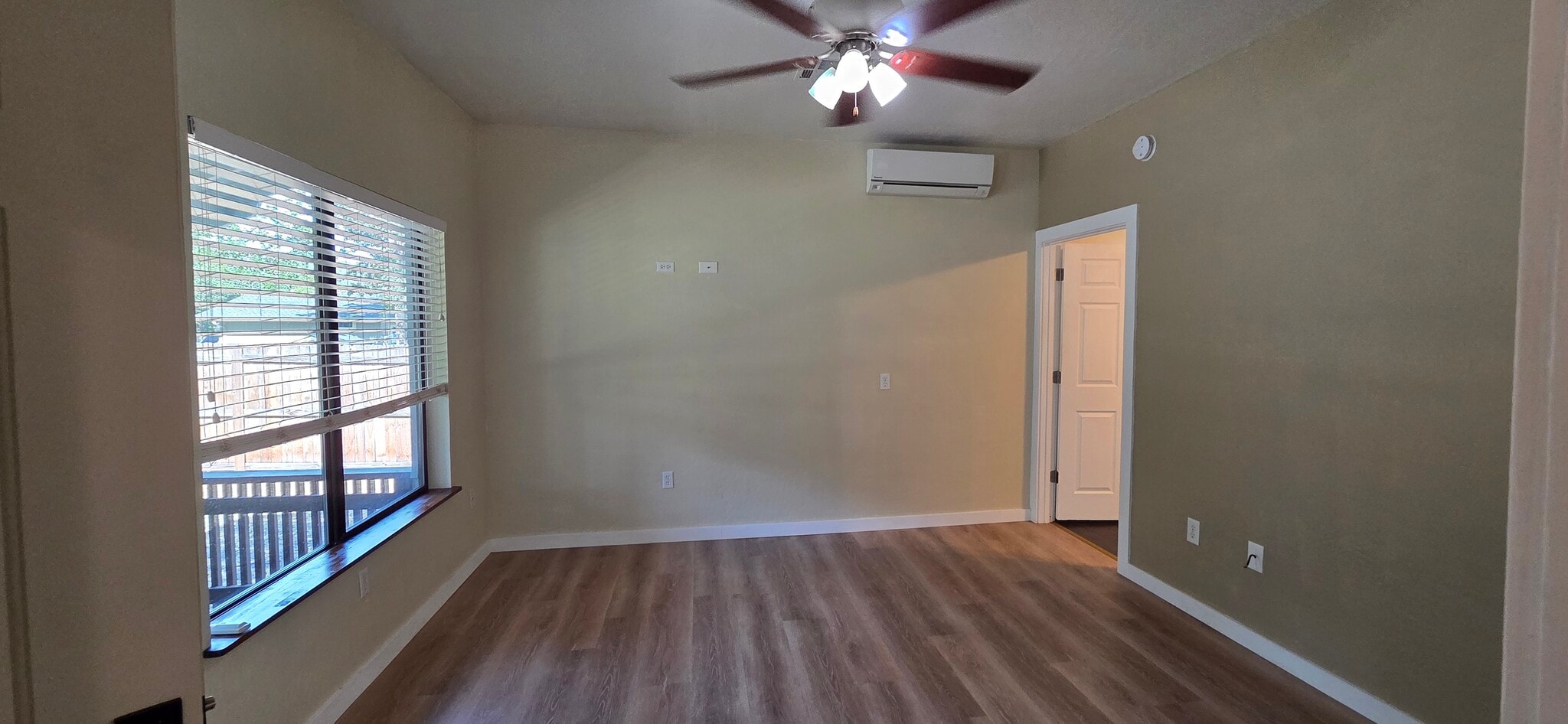 Living room - 301 Walnut Ln