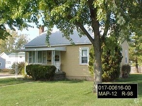 Building Photo - 1424 W Hickory St