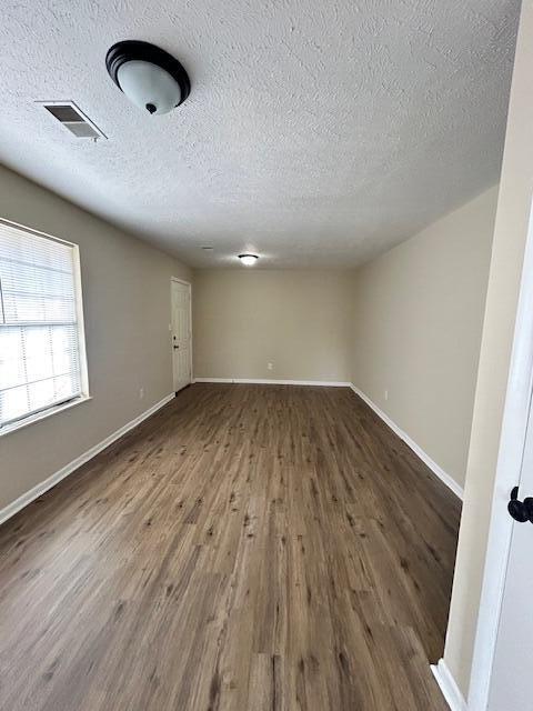 Building Photo - 8016 Kiwi Ct