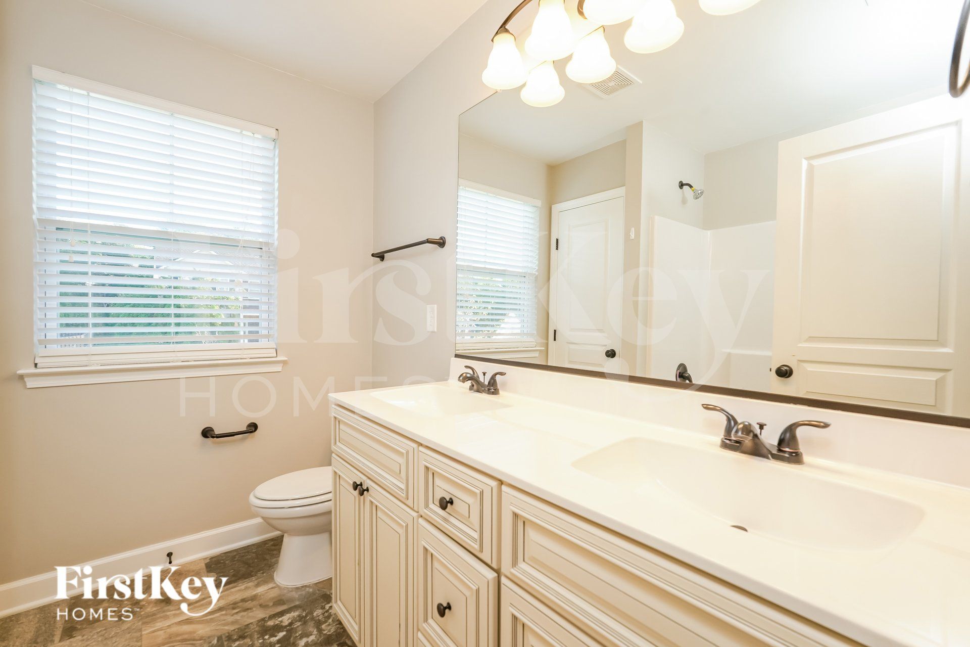 Building Photo - 264 Water Mill Rd