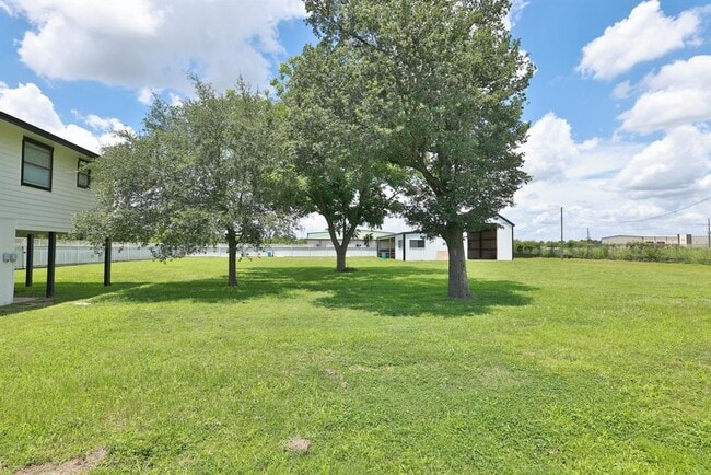 Building Photo - 16435 Telge Rd