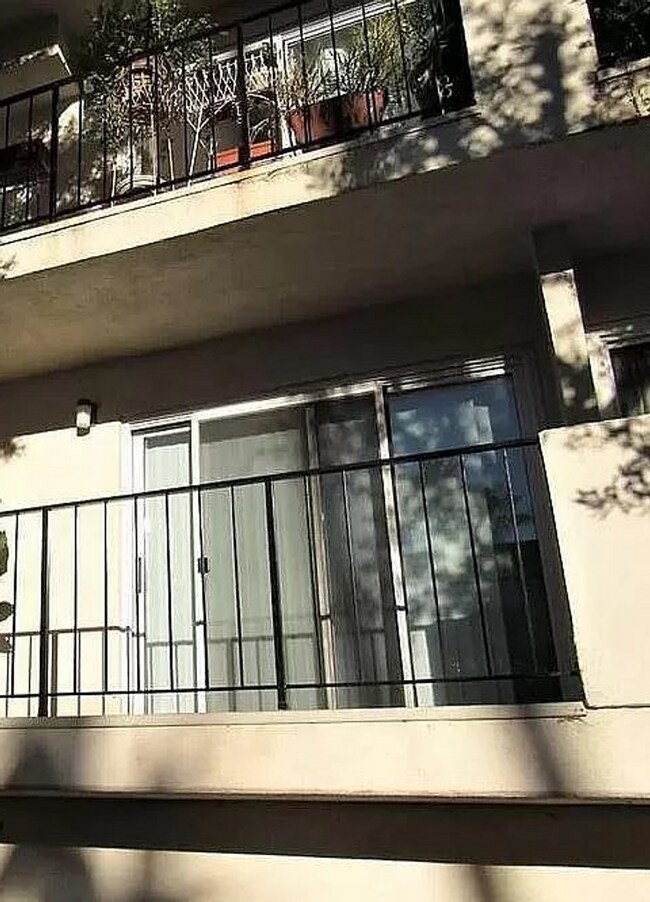 Building Photo - 8163 Redlands St