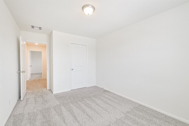 Building Photo - 30812 Willow Green Ln