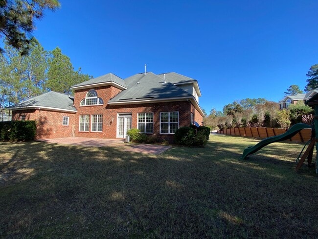 Building Photo - 1002 Dorset Ln