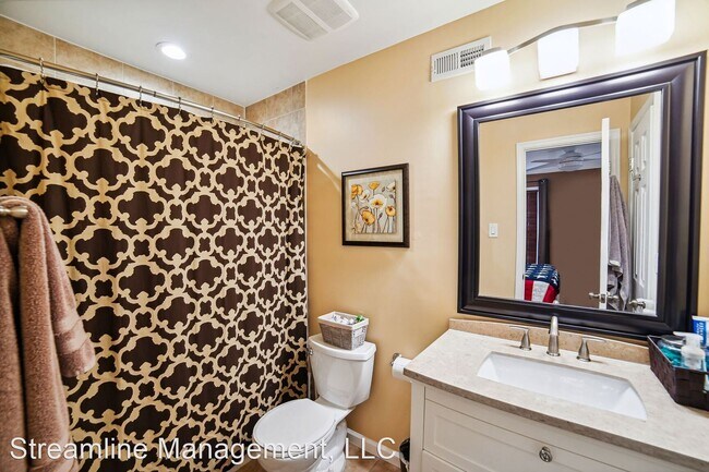 Building Photo - 2 br, 3.5 bath House - 14224 Angelton Terr