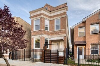 Building Photo - 2 bedroom in Chicago IL 60622