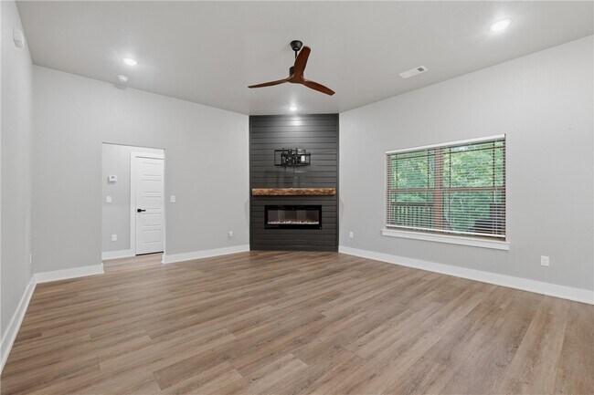 Building Photo - 8 Leyland Dr