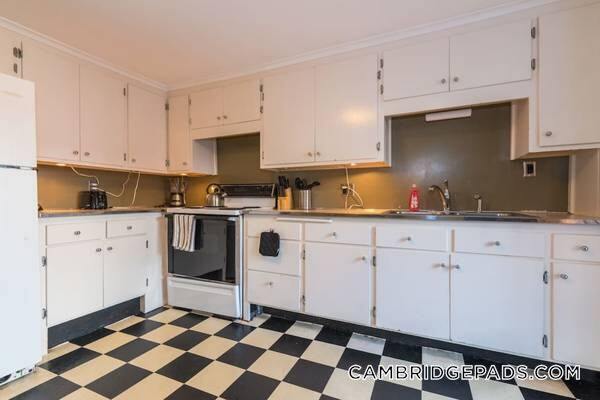 Building Photo - 199 Mt Auburn St